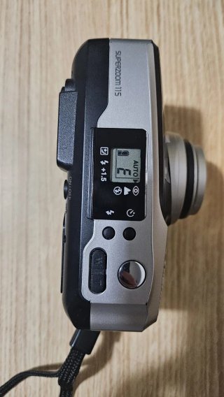 Olympus Superzoom 115 Cámara Analógica
