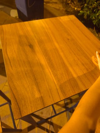 Mesa alta terraza + 4 sillas oferto por mudanza