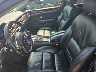 Audi A8 Negro