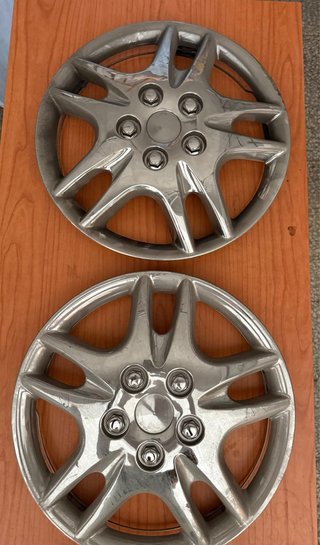 Tapacubos de coche plateados (2 unidades)