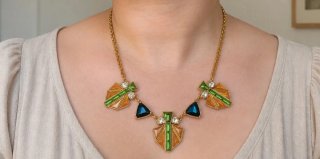 Collar babero geométrico Gold,verde,naranja y azul