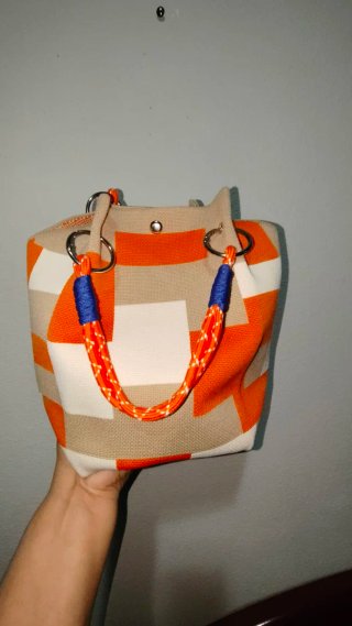 Bolso de verano con asas desmontables es tendencia