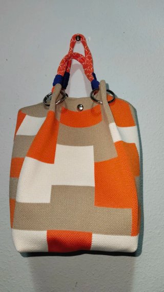 Bolso de verano con asas desmontables es tendencia