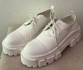 Zapatos ASOS Design blancos plataforma fiesta