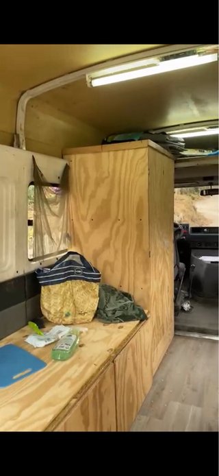 Muebles camper a medida+equipación Mercedes MB100