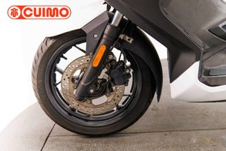 YAMAHA XMAX 125