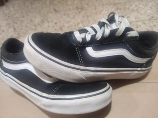 Lote:20€ talla 34 . Marca: Levis y sitgetana
