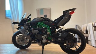 LEGO Technic Kawasaki Ninja H2R 42170