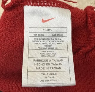 Gorro punto Nike rojo negro bordado