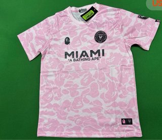 Camiseta A Bathing Ape Rosa y Blanca