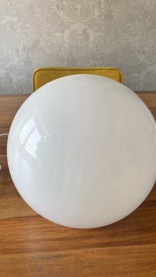 Lámpara mesa redonda blanca Ikea