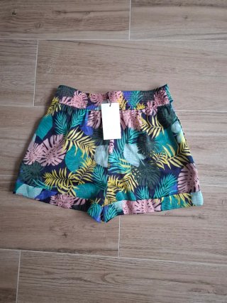 Pantalón Corto Talla L. NUEVO. Stradivarius