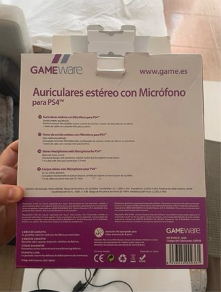 Auriculares GAMEware para PS4 con Micrófono