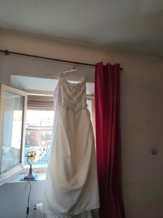 Vestido de Novia Blanco con Detalles