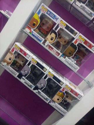 10 Funko Pop! Marvel, DC, Naruto, WWE