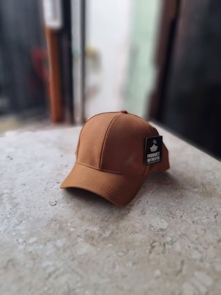 Gorra marrón