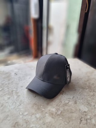 Gorra negra