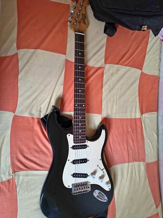 Guitarra Eléctrica Negra