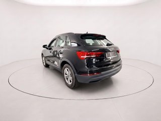 AUDI Q3 35 TDi Business Edition S tronic