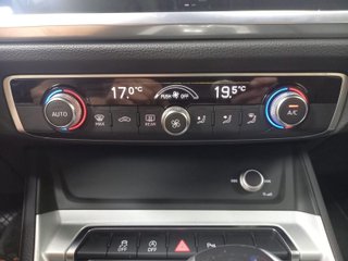 AUDI Q3 35 TDi Business Edition S tronic