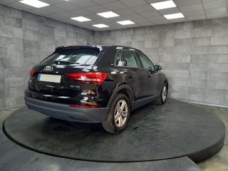 AUDI Q3 35 TDi Business Edition S tronic