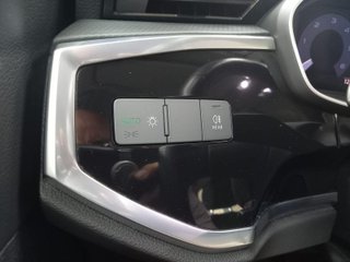 AUDI Q3 35 TDi Business Edition S tronic