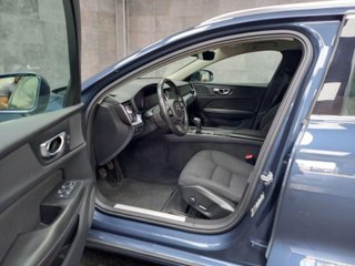 VOLVO V60 2.0 D3 MOMENTUM PRO