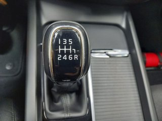 VOLVO V60 2.0 D3 MOMENTUM PRO