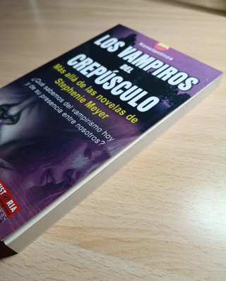 Los Vampiros del Crepúsculo - Konstantinos