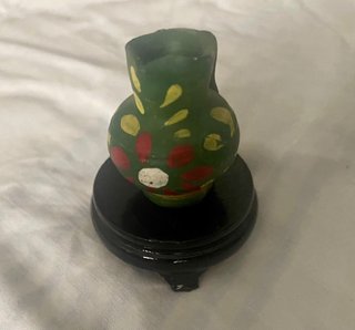 Botijo verde con base
