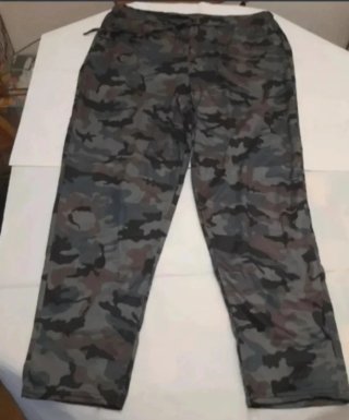 Pantalón estampado camuflaje señora