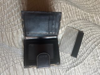 Cartera monedero mujer Salvadores negra y dorada