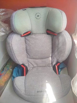 Seggiolino auto fino a 12 anni. ottime condizioni