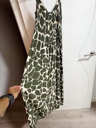 Vestido largo estampado verde y beige