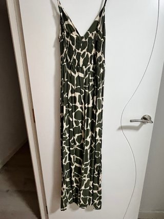 Vestido largo estampado verde y beige