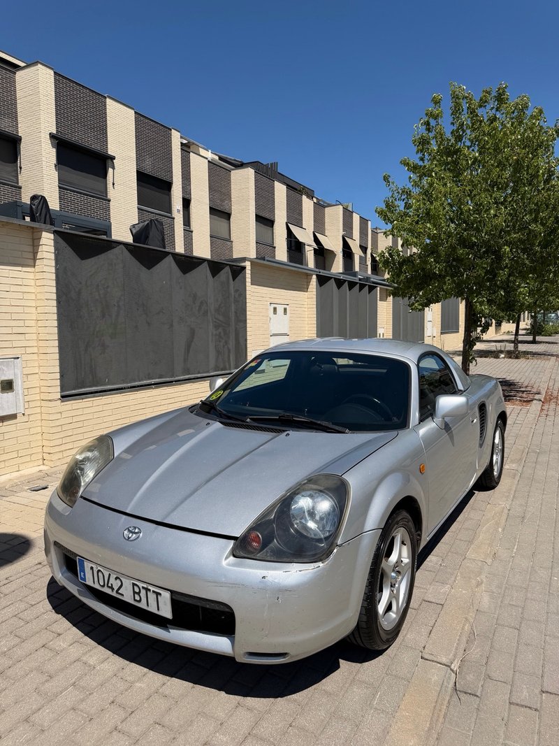 Toyota MR2 2002 - foto 1