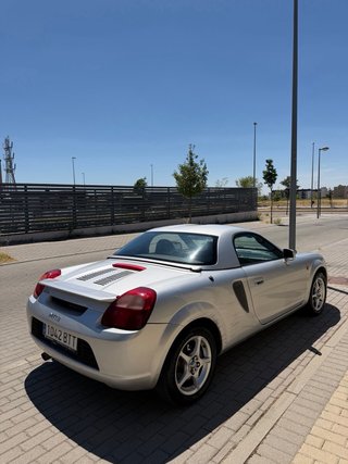 Toyota MR2 2002