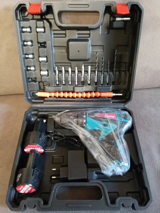 Trapano avvitatore con accessori
