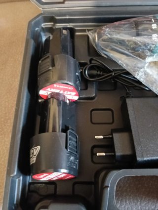 Trapano avvitatore con accessori