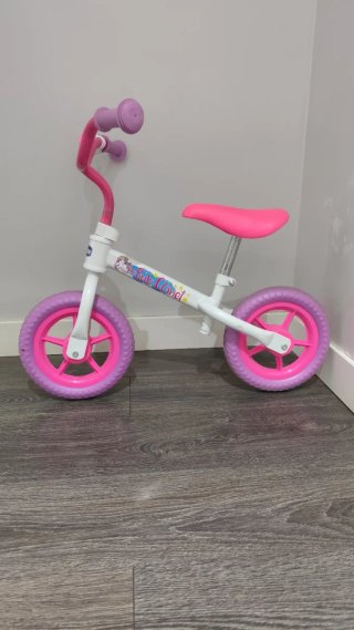 Coche eléctrico bicis y patinete
