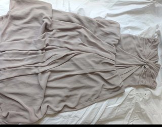 Vestido de fiesta gris drapeado