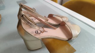 Sandalias elegantes. Una única puesta para boda