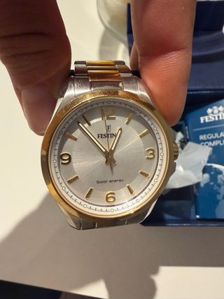 Reloj Festina Solar Energy Oro y Plata