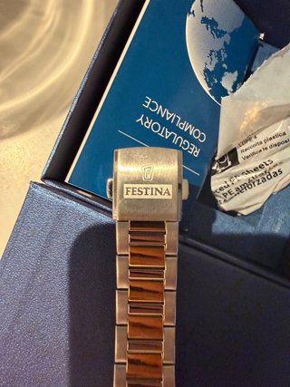Reloj Festina Solar Energy Oro y Plata