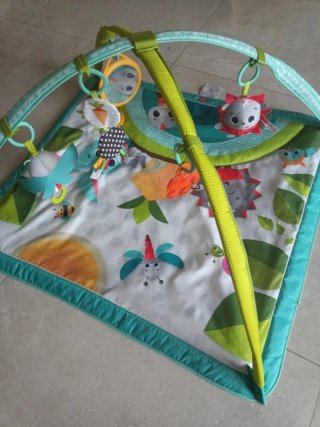 Gimnasio Tiny Love Sunny Day
