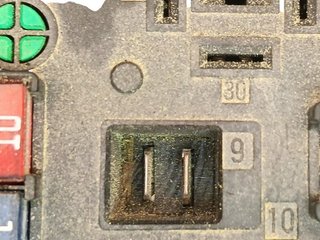 CAJA RELES / FUSIBLES OPEL ASTRA H BERLINA Z19DTH