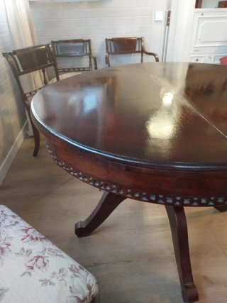 Mesa de comedor de madera maciza