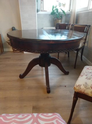 Mesa de comedor de madera maciza
