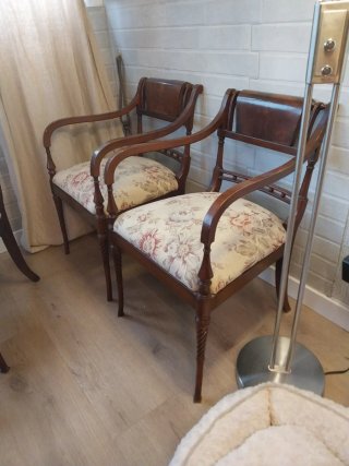 Mesa de comedor de madera maciza