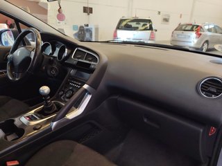 Peugeot 3008 2011